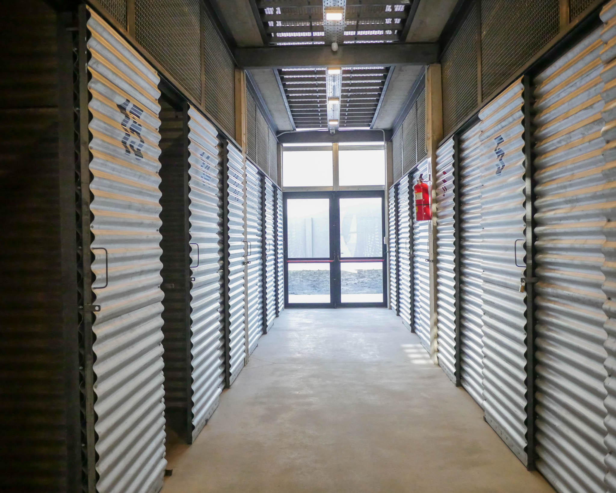 Tu espacio seguro con la última tecnología en almacenamiento urbano - Cosguard ofrece soluciones de almacenamiento seguro